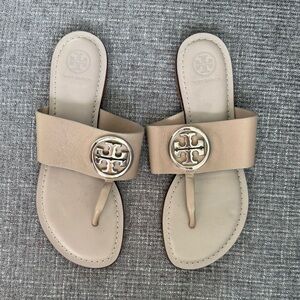 Tory Burch Light Gray Leather Silver Logo Thong Sandals